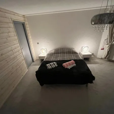Holiday home Maison 10 Pers Avec Spa, Balneo & Vue Nature Dinoze