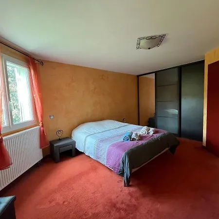 Maison 10 Pers Avec Spa, Balneo & Vue Nature Holiday home Dinoze