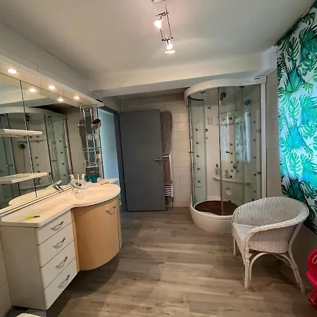 Holiday home Maison 10 Pers Avec Spa, Balneo & Vue Nature Dinoze