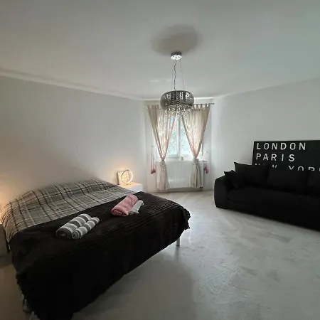 Maison 10 Pers Avec Spa, Balneo & Vue Nature Holiday home Dinoze